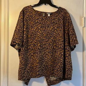 Ava & Viv Blouse, open back leopard print